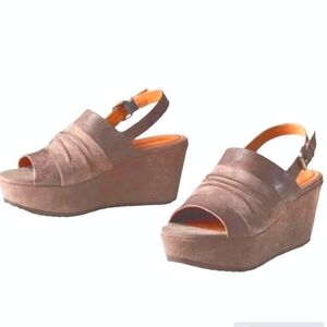 Sundance Shari Wedge Suede Leather Open toe Shoes Size 7.5 Trask